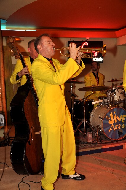min 2009 05 06 cargo club 584